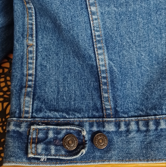 VINTAGE LEVI'S TRUCKER DENIM JACKET SIZE 36 0961-19 MADE IN CANADA - Picture 13 of 16